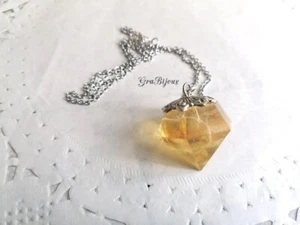 Collana resina ciondolo forma diamante pietre color ambra - Foto 1 di 1