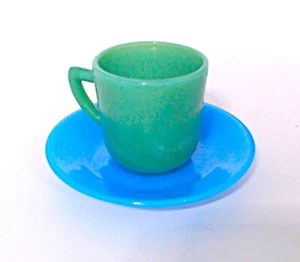 Taza y platillo Akro Agate Glass azul Demitasse. Taza 2.25" Plato Alto 4.5" Diámetro. - Imagen 1 de 8