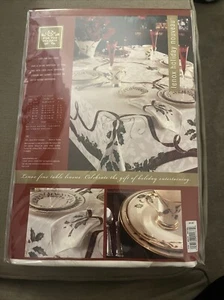 Lenox CHRISTMAS Holiday Nouveau 60”x 104”OBLONG Rectangle TABLECLOTH -HOLLY ~NEW - Picture 1 of 9