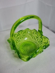 Cesta de vidrio verde lima Monticello vintage patrón Starburst de vidrio Indiana 6" - Imagen 1 de 6