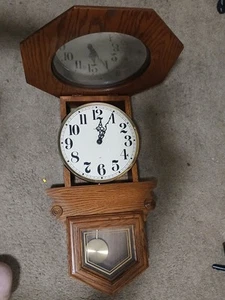 Vintage Howard Miller Westminster Chime 612-477 Wall Mount Clock - Picture 1 of 7