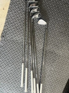 2015 big Bertha, iron set left-handed stiff flex - Picture 1 of 4
