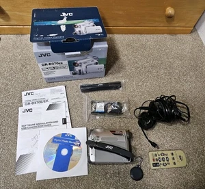 JVC GR-D370EK CAMCORDER MINI DV DIGITAL TAPE VIDEO CAMERA - Picture 1 of 8