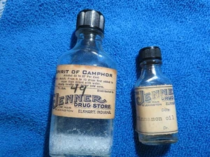 2 Vintage Jenner Drogerie Flaschen Elkhart Ind. mit etiketten - Bild 1 von 13