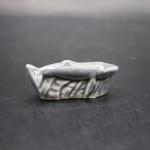 Wade Whimsies England Whale Figurine Animals Ocean 2 in Figure Red Rose Vintage - Picture 1 of 6