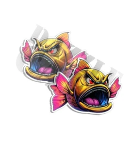 Surly Fish Pegatina Dorada Angry Goldfish Calcomanía Vida Divertida Novedad Taza 2 PACK - Imagen 1 de 3