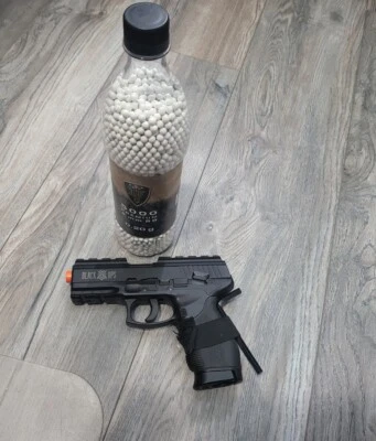 Pistola Black Ops Wolverine CO2 BB con 5000 BBs Foto 1 de 3