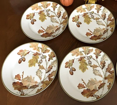 Williams Sonoma Acorns & Oak Leaves Dinner Plates Set of 4 Fall Thanksgiving🍂 - Image 1 of 4