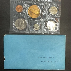 Scarce Dual date 1974 1975 Denver Souvenir Mint Set with medal and envelope - Picture 1 of 4