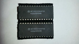 Lote de 2 MCM60256AP10 Motorola SRAM - Imagen 1 de 1