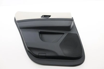 Cubierta de moldura de puerta trasera izquierda Nissan Pathfinder 2024-2025 OEM 829956TA0A GRIS_K Foto 1 de 4