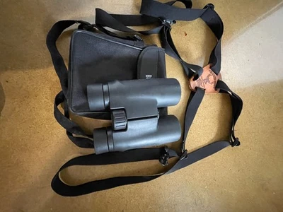 Binoculares Bushnell Sportsman 10x42 con estuche y correas sistema Bino Foto 1 de 4