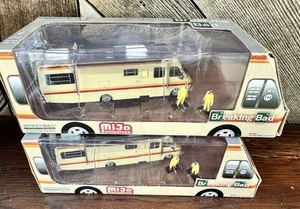 Greenlight Hollywood Breaking Bad 1986 Fleetwood Bounder with Figurines - Picture 1 of 6
