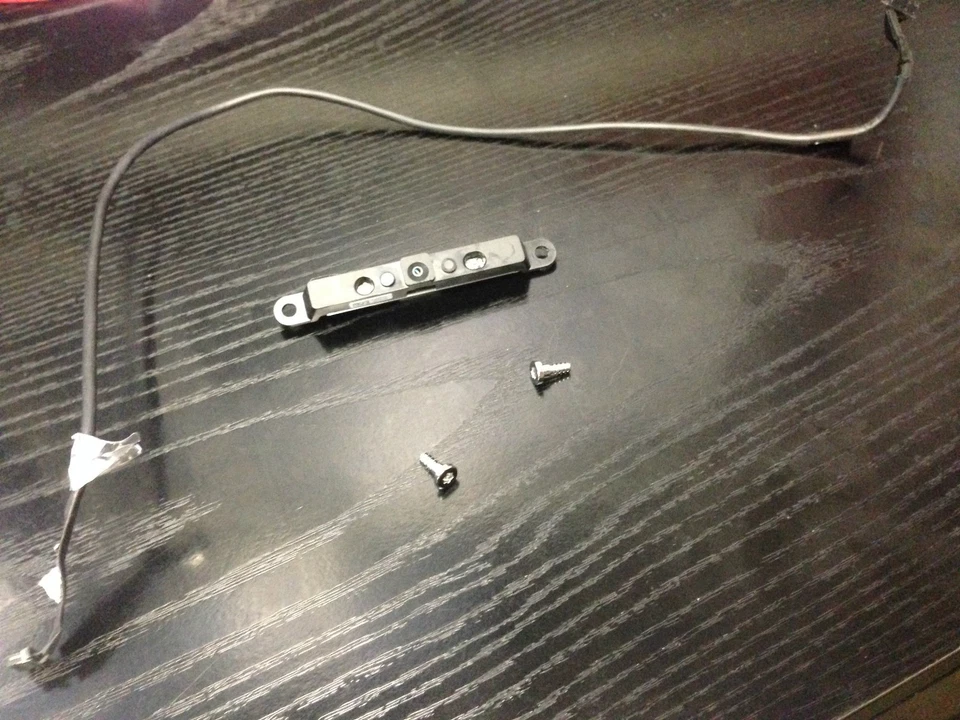 Apple 27" LED Cinema Display A1316 iSight Camera Board/CABLE/SCREWS - Image 1 of 4