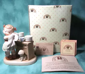 Lucy Atwell Figurine "Them Dishes Nearly Done" #524611 with Box & Papers - Picture 1 of 9