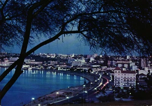 Postal usada Angola, Luanda de noche, Portugal colonial años 60/70 - Imagen 1 de 2