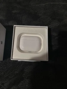 Apple AirPods Pro 2ème génération avec étui de charge sans fil MagSafe (USB-C)... - Photo 1 sur 4