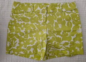 The Limited Women's Shorts Green Floral Stretch Pants Size 10 - Picture 1 of 5