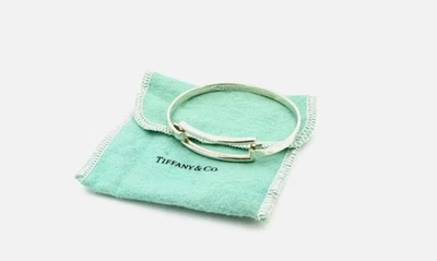 Brazalete con bisagra rectangular de plata de ley Tiffany & Co. y bolsa antipolvo. Usado Foto 1 de 4