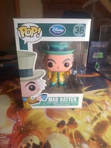 Funko Pop Disney Store Cappellaio Matto #36 Raro/Volta Con Codice a Barre - Foto 1 di 8