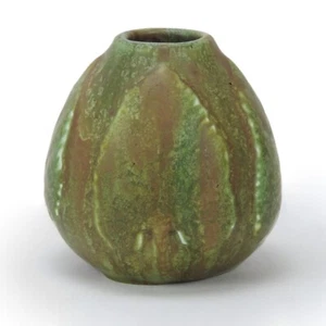 Hampshire Pottery matte green brown glaze 4 leaf vase arts & crafts shape 46 - Picture 1 of 5