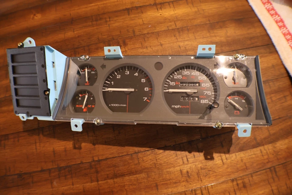 Grupos de instrumentos medidores para Jeep XJ y MJ 90K millas en odómetro parece nuevo Foto 1 de 2