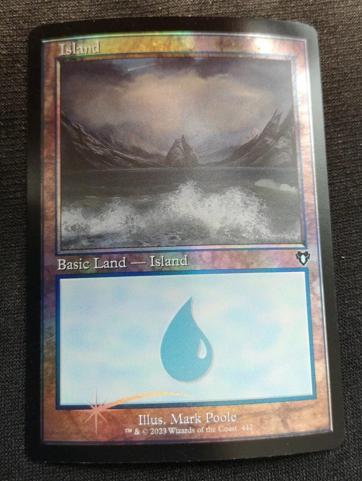 Island - Foil - Retro Frame - CMM - NM Unplayed - EN - 442 - Image 1 of 1