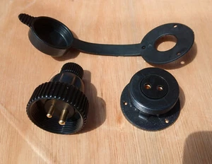  Enchufe y enchufe de plástico impermeable 2 pines 12v/24v 3A conector de cubierta de caravana marina - Imagen 1 de 1