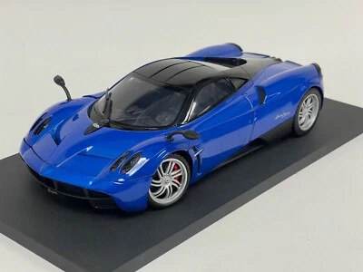 1/18 MOTORMAX Pagani Huyara Blu Nero Top Coupé su Una Misura Basi E Box AB1090 - Immagine 1 di 4