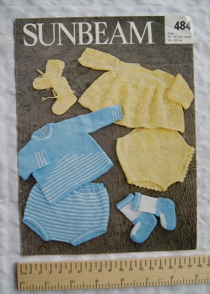 Vintage: Sunbeam 484 tops, pants & bootees, 4 ply, 16-20 inch, 41-51 cm - Image 1 of 1