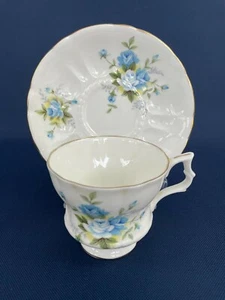 vintage Royal Windsor fine bone china cup & saucer blue roses c.1960s - Picture 1 of 4