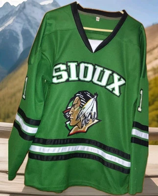 NWOT Custom Zach Parise North Dakota Fighting Sioux Hockey Jersey Mens L🏒🔥🏒🌨 - Image 1 of 4