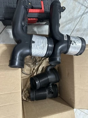 Jaguar XF 2012-2015 Intake Tube Air Intake Genuine OEM Jaguar - Image 1 of 3