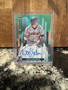 2025 Topps Finest Daniel Schneemann Auto /75 - Picture 1 of 2