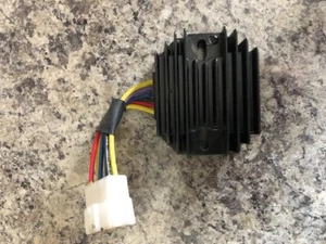 Regulador de recambio reemplaza a John Deere M97348 AM126304 M70121 - Imagen 1 de 2