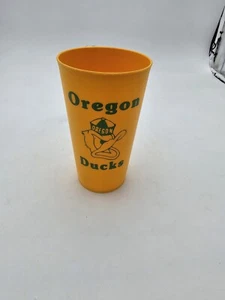 Vintage Plastic Cup Tumblers University of Oregon Ducks NCAA Football DONAL DUCK - Picture 1 of 5