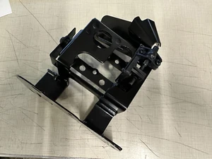 NEW OEM NISSAN FRONT DISTANCE SENSOR (RADAR) MOUNT BRACKET -ROGUE MODELS - Picture 1 of 6