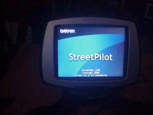 Garmin StreetPilot c330 Automotive GPS w/ Car Charger Adapter-base.. bundle - Picture 1 of 7