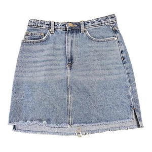 H&M Demin Skirt Mini Size 6 Blue Jean Medium Wash Frayed Hem Mid Rise - Picture 1 of 9