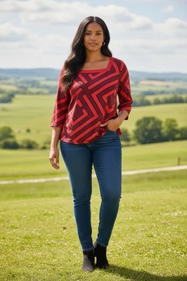 Liz Claiborne Women’s Top Size 2X Red Square Neck Geometric 3/4 Sleeve Career - Image 1 of 4