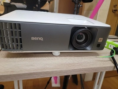 BenQ TK700 4K UHD DLP Projector + Google Chromecast Set Tested Japan Used Bundle - Image 1 of 4