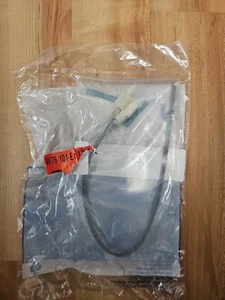 ๐๐ฝ ๐ต ๐ฐ ๐ ๐ ๐ ๐ฅ NEW GM OEM CONNECTOR- GENERAL MOTORS GMC 13580877 - Picture 1 of 8