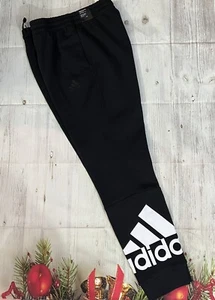 adidas Men's Size Medium Essentials Fleece Tapered Cuff Logo Sweat Jogger Pant - Picture 1 of 16