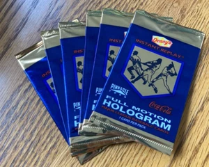1996 Pinnacle Dennys Hologramme Sealed Packs Lot Of 6 Cello Packs - Bild 1 von 3