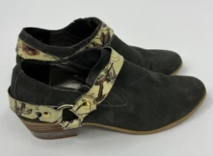 FarylRobin Booties Size 7 Django Lucite Grey Suede Ankle Boots Top Floral Casual - Picture 1 of 15