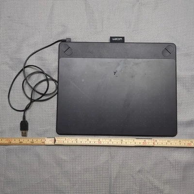 Wacom Intuos Small Tablet CTH490AK schwarz nur Ersatzplatine + 3 Schreibfedern - Bild 1 von 4