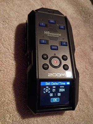 Zoom H6 Essential Handy Recorder Good Condition - Image 1 of 4