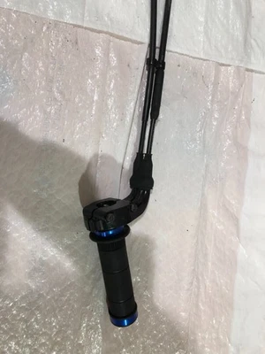 Yamaha YZF R1 2008 tubo de aderência do acelerador com cabos OEM genuíno usado 08106 - Imagem 1 de 3