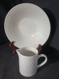 Oneida White Wicker set of 9.25" vegetable bowl, 3.5" creamer - Picture 1 of 2