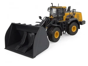 KOMATSU WA475-10 WHEEL LOADER YELLOW W/BUCKET 1/50 BY UNIVERSAL HOBBIES UH8171 - Picture 1 of 7